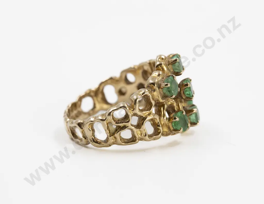 9ct Seven Stone Emerald Modern Design Band Ring Image 1++