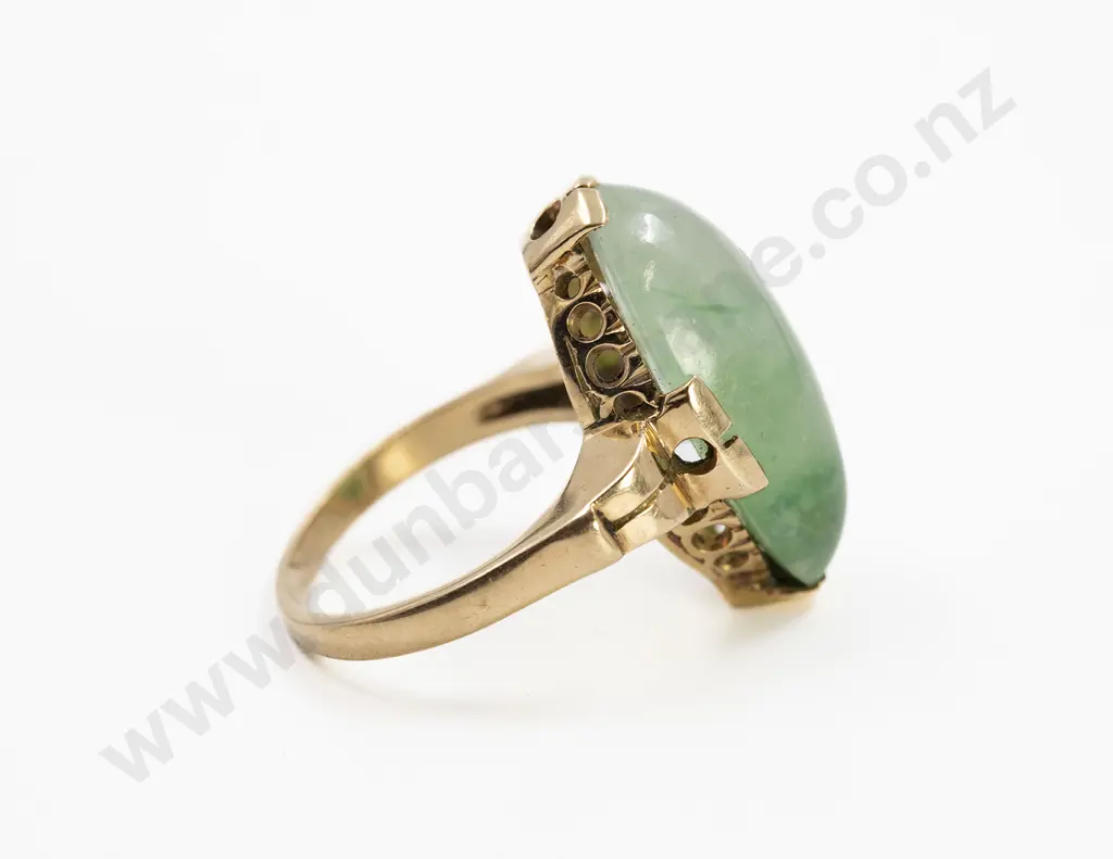 14ct Single Oval Moss Green Jade Ring Image 1++