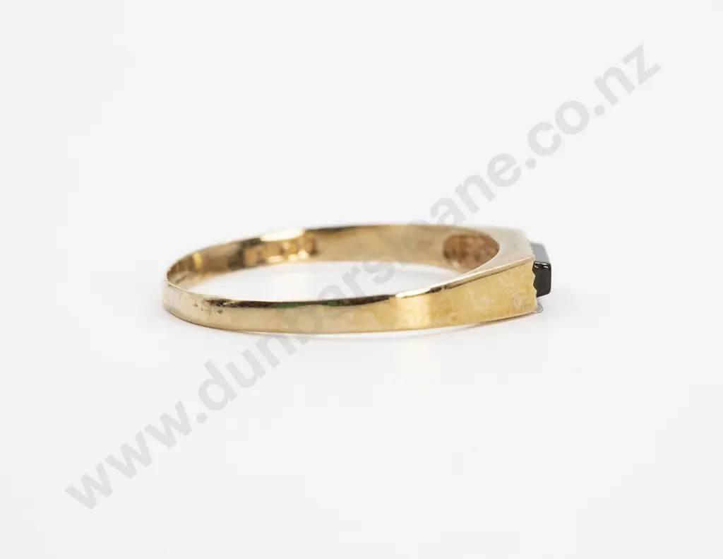 9ct Single Onyx Panel Band Ring Image 1++