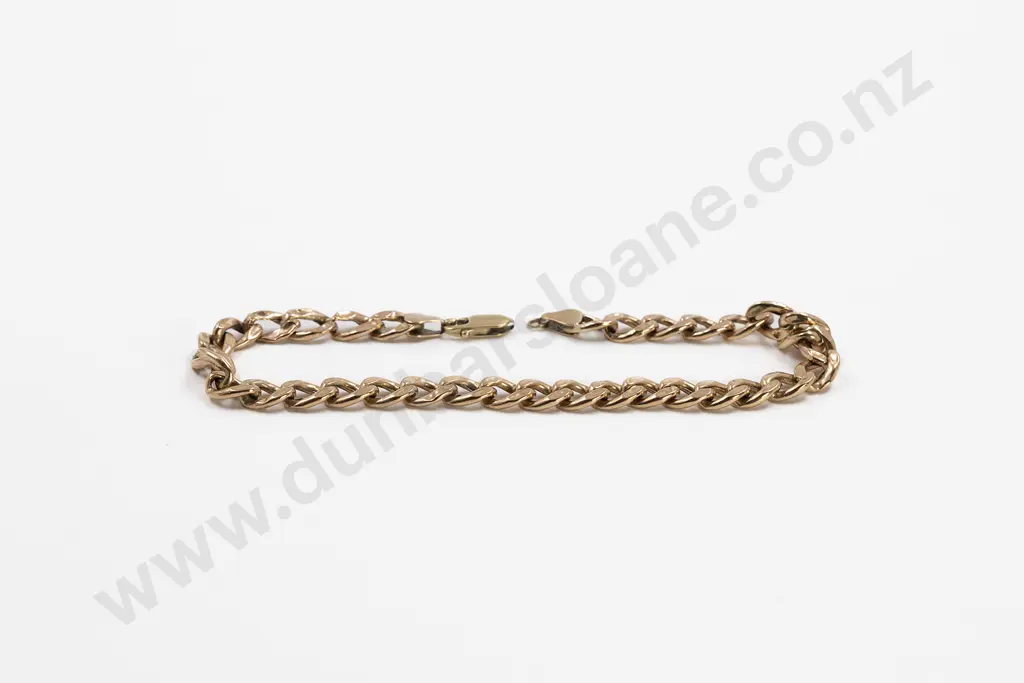 9ct Modern Hollow Curb Link Bracelet Image 1++