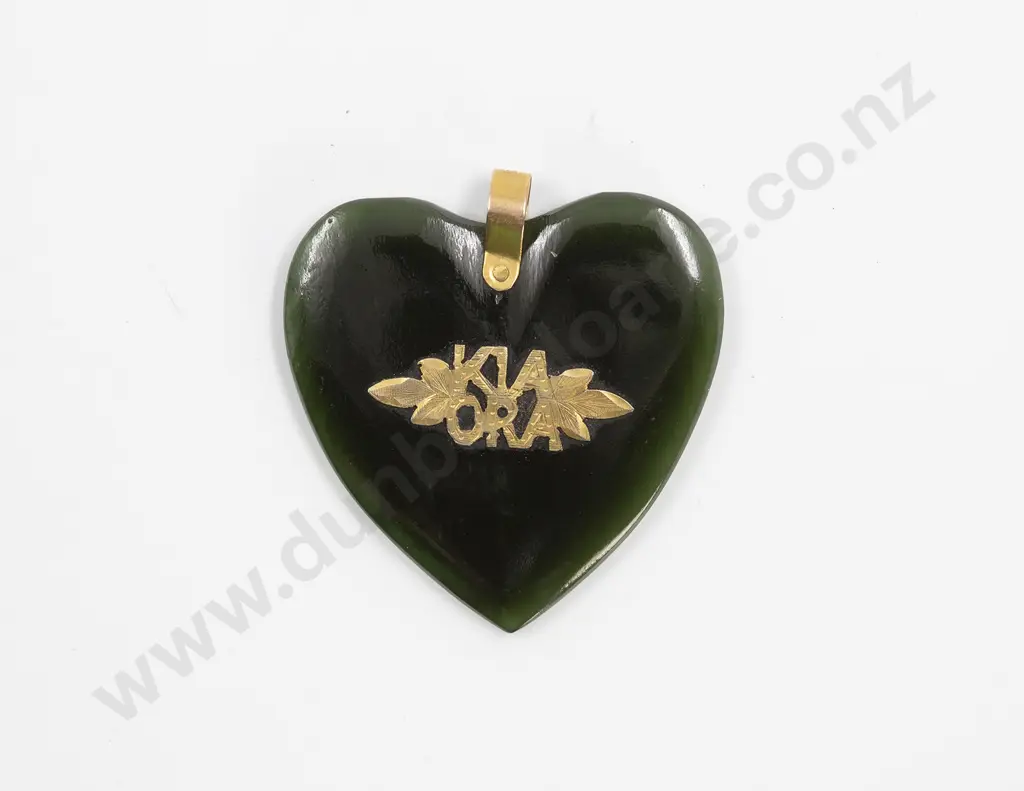 NZ 9ct Gold Mounted 'Kiaora' Greenstone Heart Pendant Image 1++