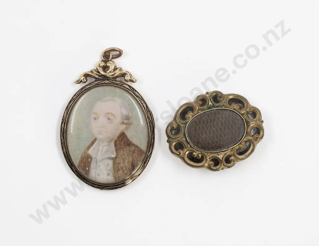 Early Victorian Gold Plate Framed Portrait Brooch/Pendant Image 1++