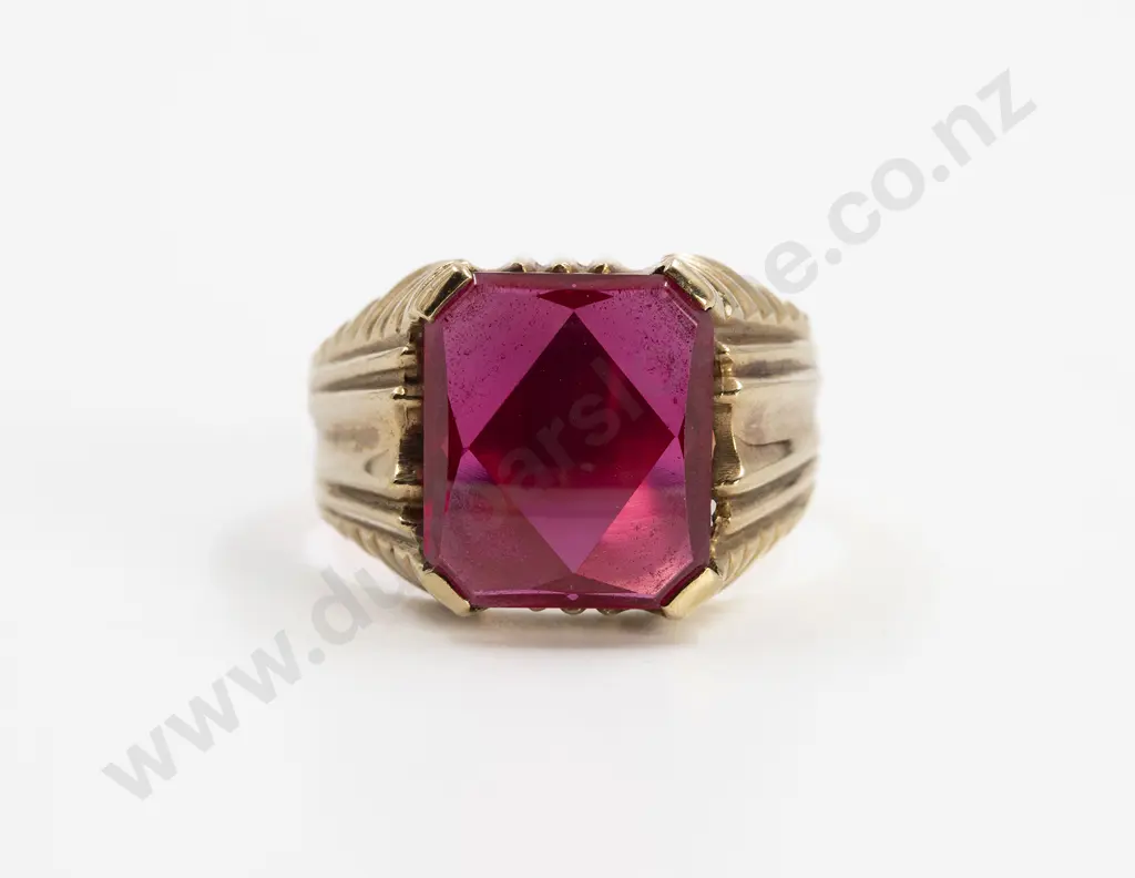 9ct Gents Single Imitation Ruby Signet Ring Image 1++