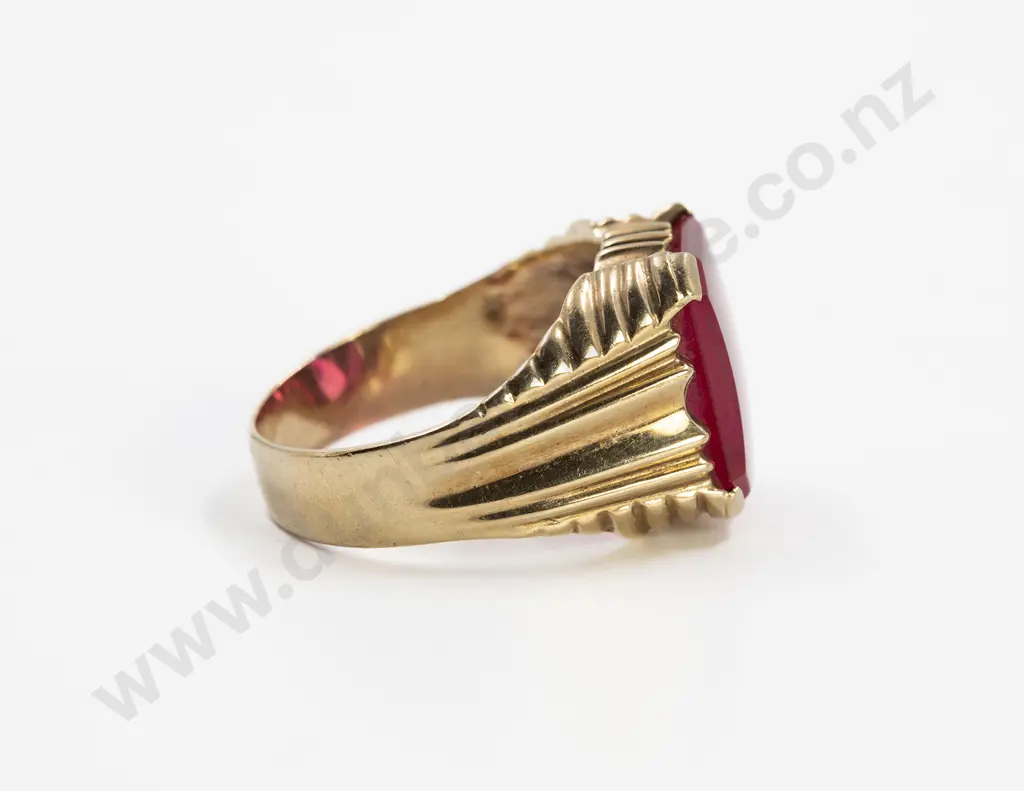 9ct Gents Single Imitation Ruby Signet Ring Image 1++