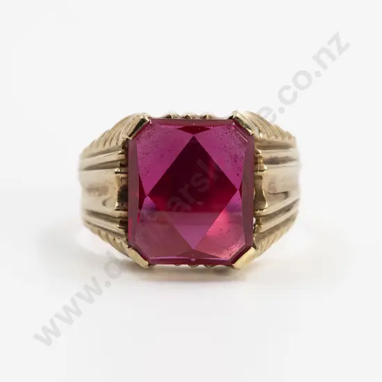 9ct Gents Single Imitation Ruby Signet Ring