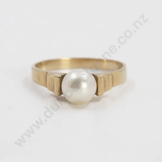 9ct Single Cultured Pearl Ring