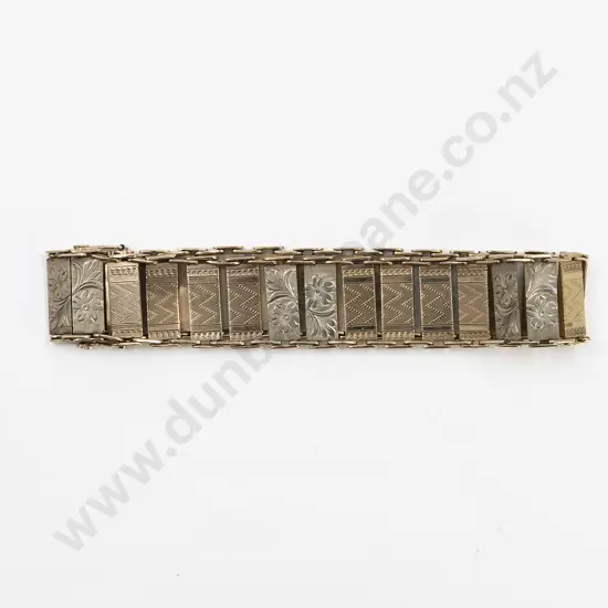 9ct Fancy Fine Bright Cut Engraved Panel Chain Linked Bracelet