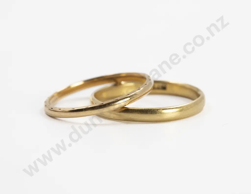 Two 18ct Plain Wedding Bands Image 1++