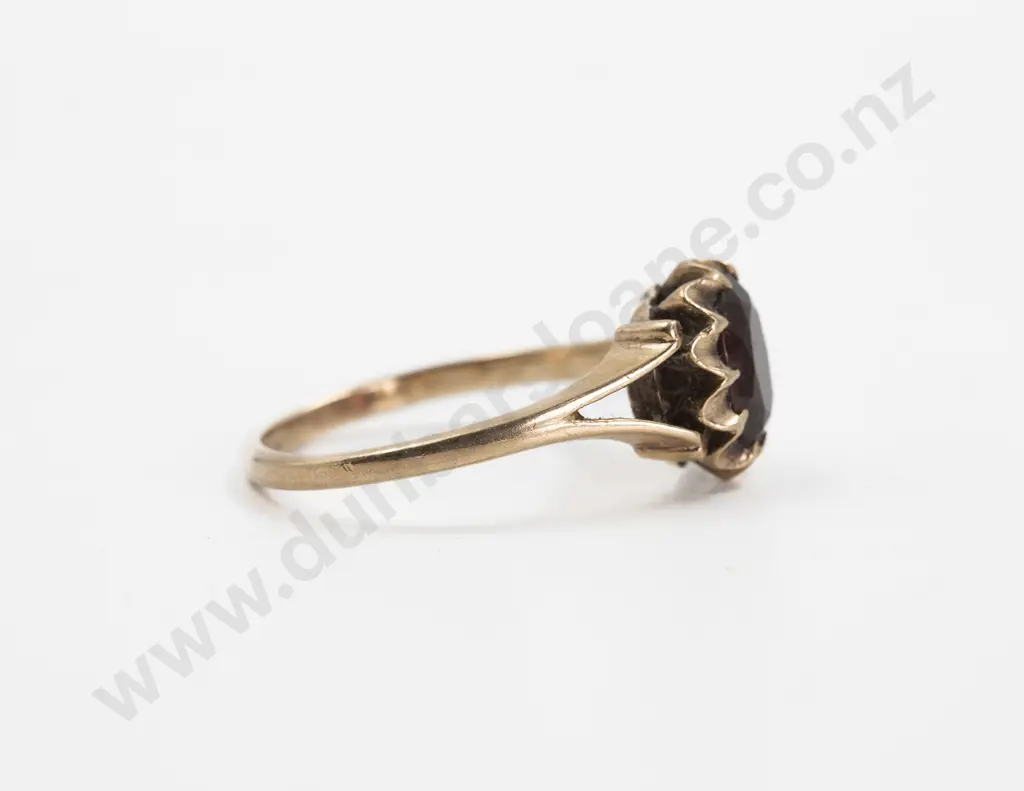 9ct Single Garnet Dress Ring Image 1++
