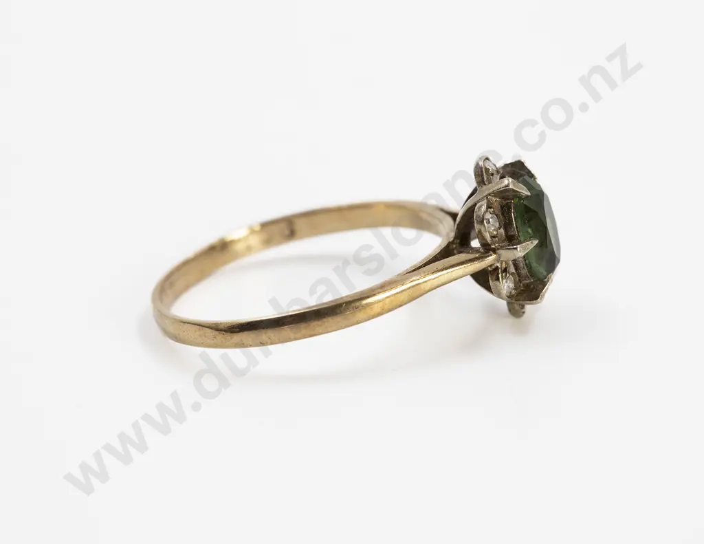 9ct Single Peridot & Six Diamond Cluster Ring Image 1++