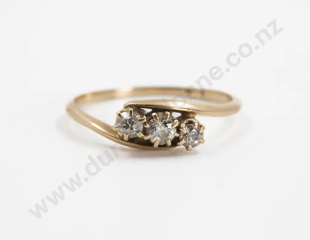 18ct Three Stone Diamond Ring Image 1++