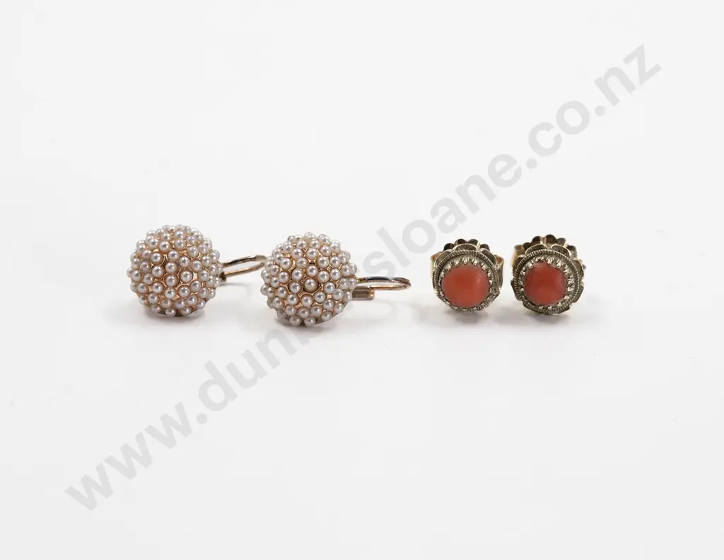 Pair Vintage 14ct Single Coral Fancy Earrings Image 1++