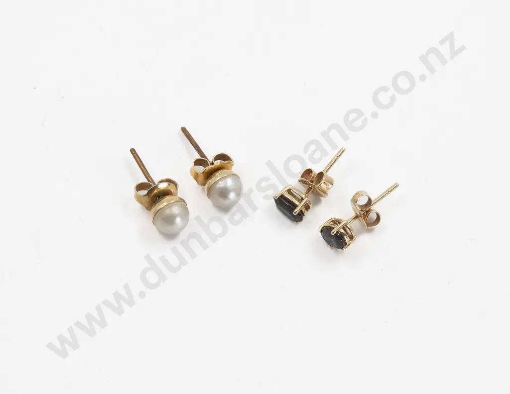 Pair 9ct Single Sapphire and Single Pearl Stud Earrings Image 1++