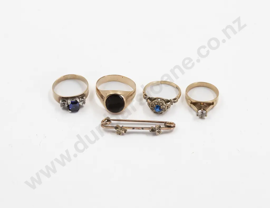 Three Various 9ct Rings with 14ct Signet Ring and Bar Brooch Image 1++