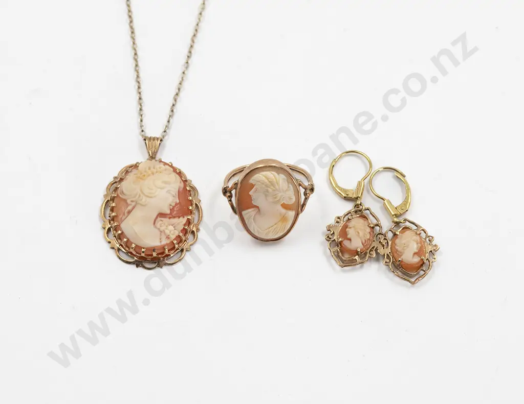 9ct Cameo Portrait Ring Image 1++