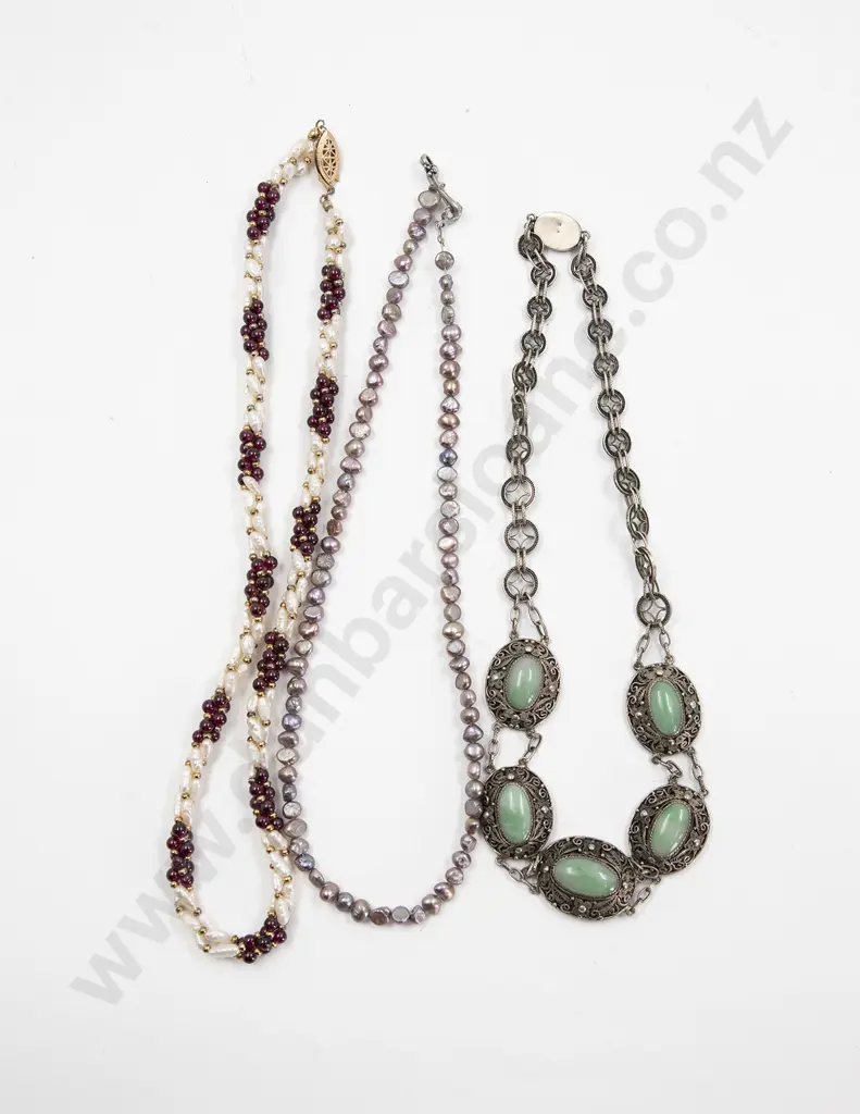 Chinese Silver Filigree and Chrysoprase Necklace Image 1++