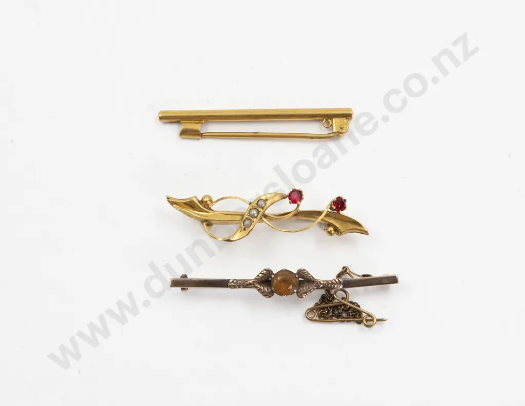 Three Edwardian 9ct Bar Brooches Image 1++