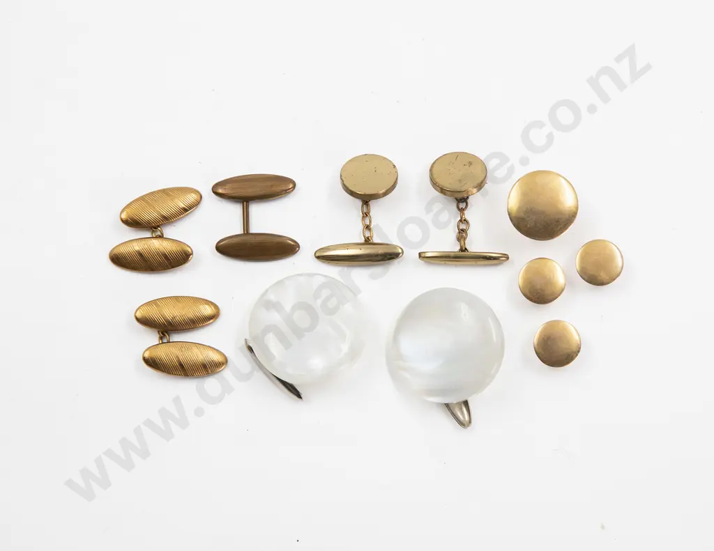 Four Victorian 9ct Skirt Studs Image 1++