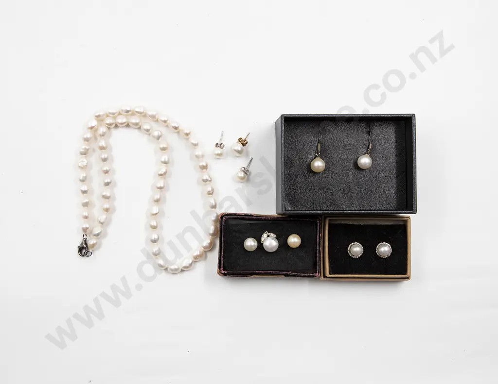 Single Strand Uniform Fresh Water Pearl Necklace Image 1++