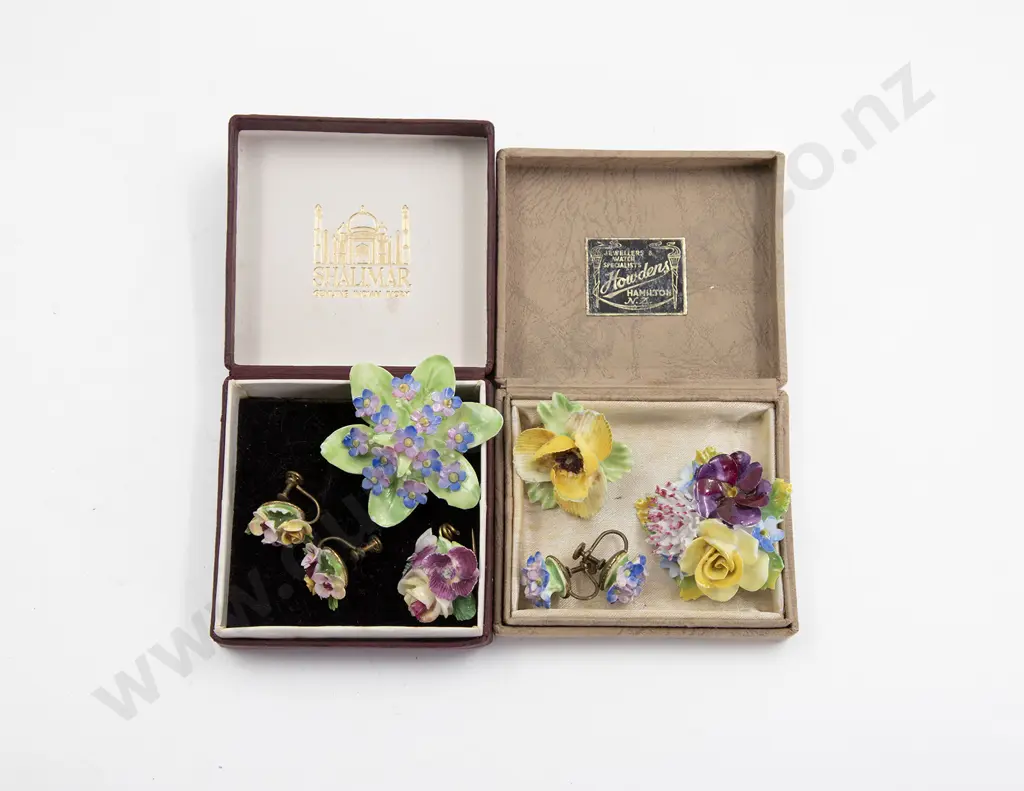 Various Make Vintage Four Floral China Brooches and Two Pair Earrings Image 1++