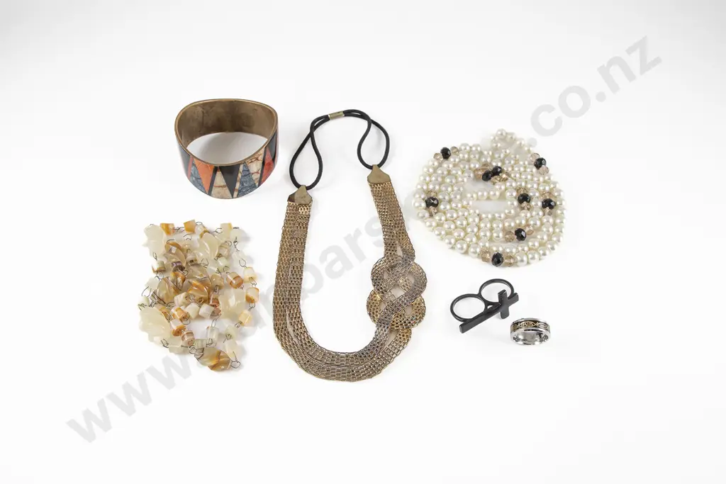 Small Qty Various Costume Jewellery Image 1++