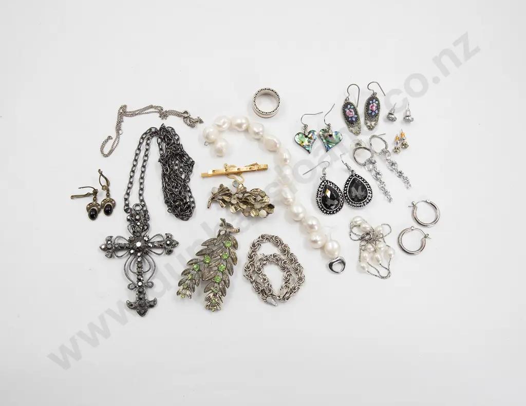 Small Qty Modern Costume Jewellery Image 1++