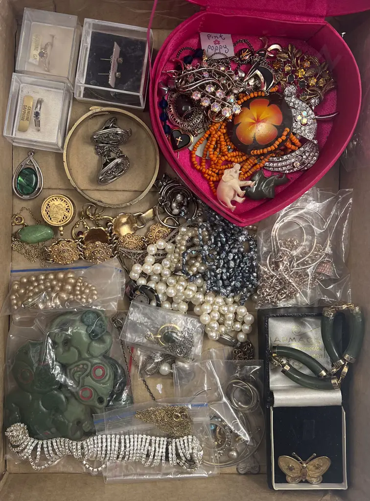 Qty Vintage and Modern Costume Jewellery Image 1++