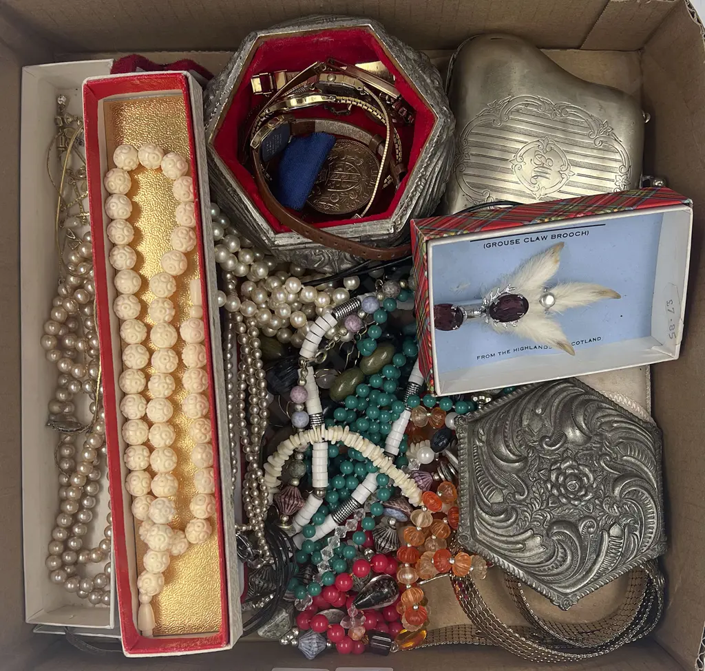 Collection Vintage Costume Jewellery Image 1++