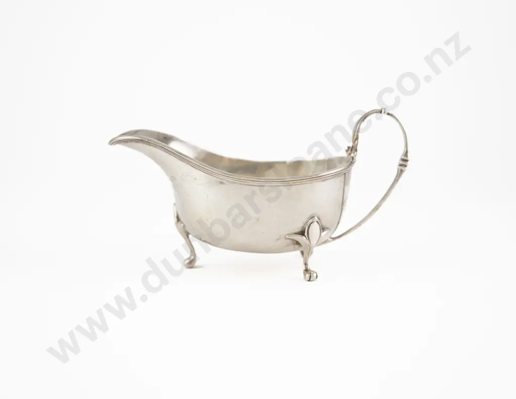 Geo V S/S Gravy Boat By Walker & Hall Image 1++