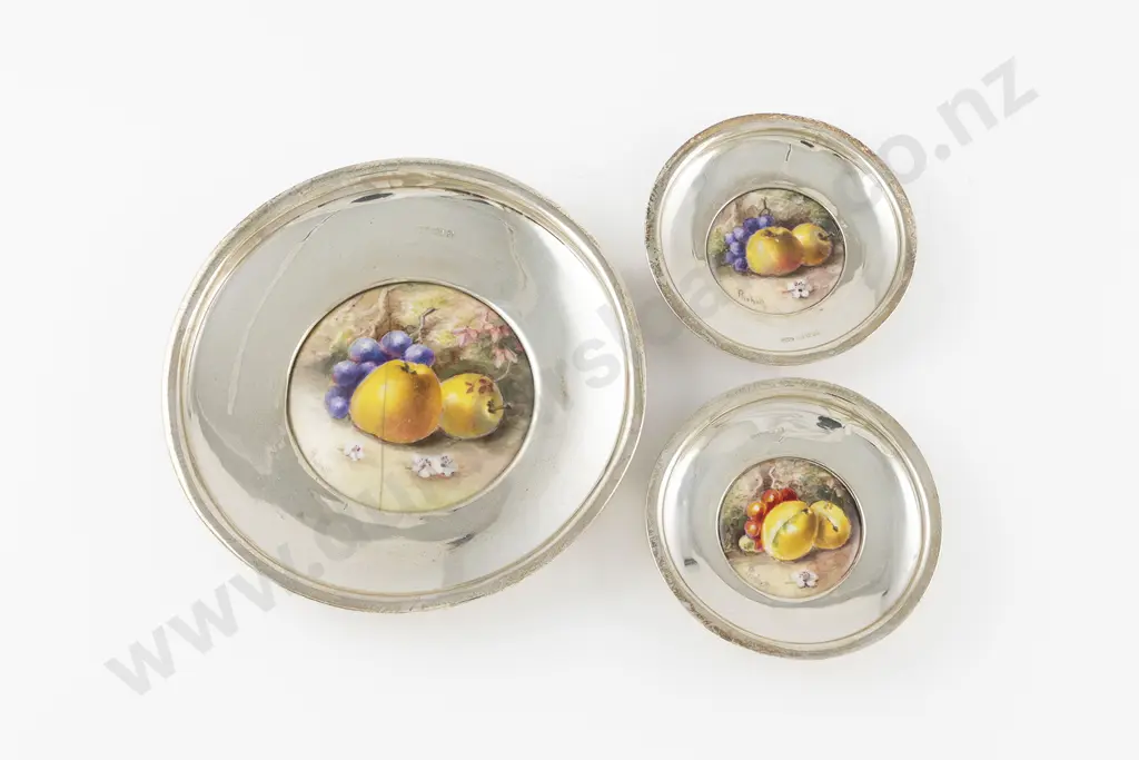 Set Of Three Royal Worcester Hand Painted S/S Circular Dishes Image 1++