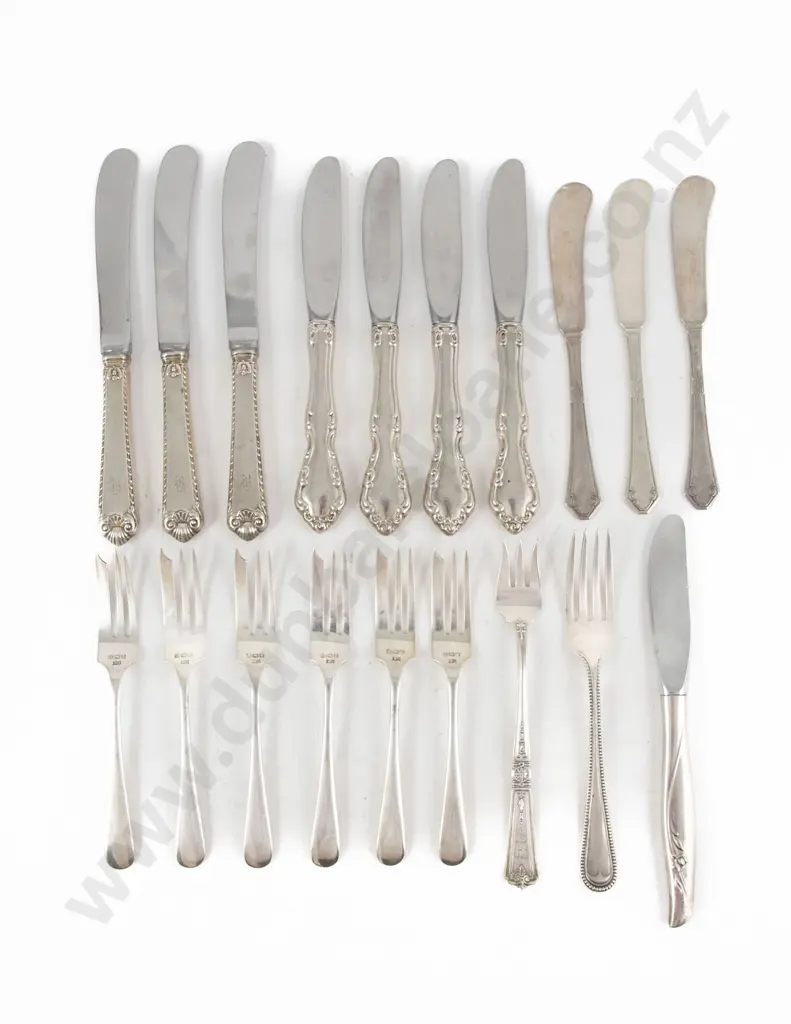 11 Various S/S Handled Butter Knives Image 1++