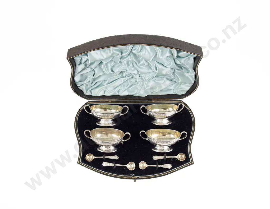 Cased Vict S/S 8 Piece Salt Set Image 1++