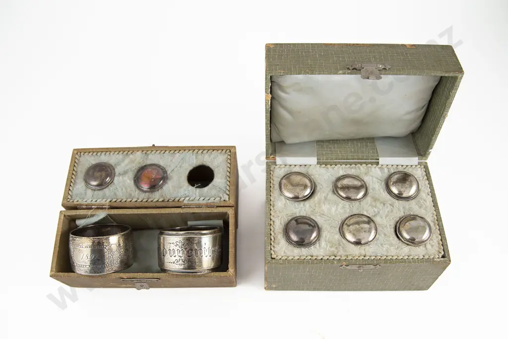 Mixed Group Of Small Dutch Silver Odds Etc Image 1++