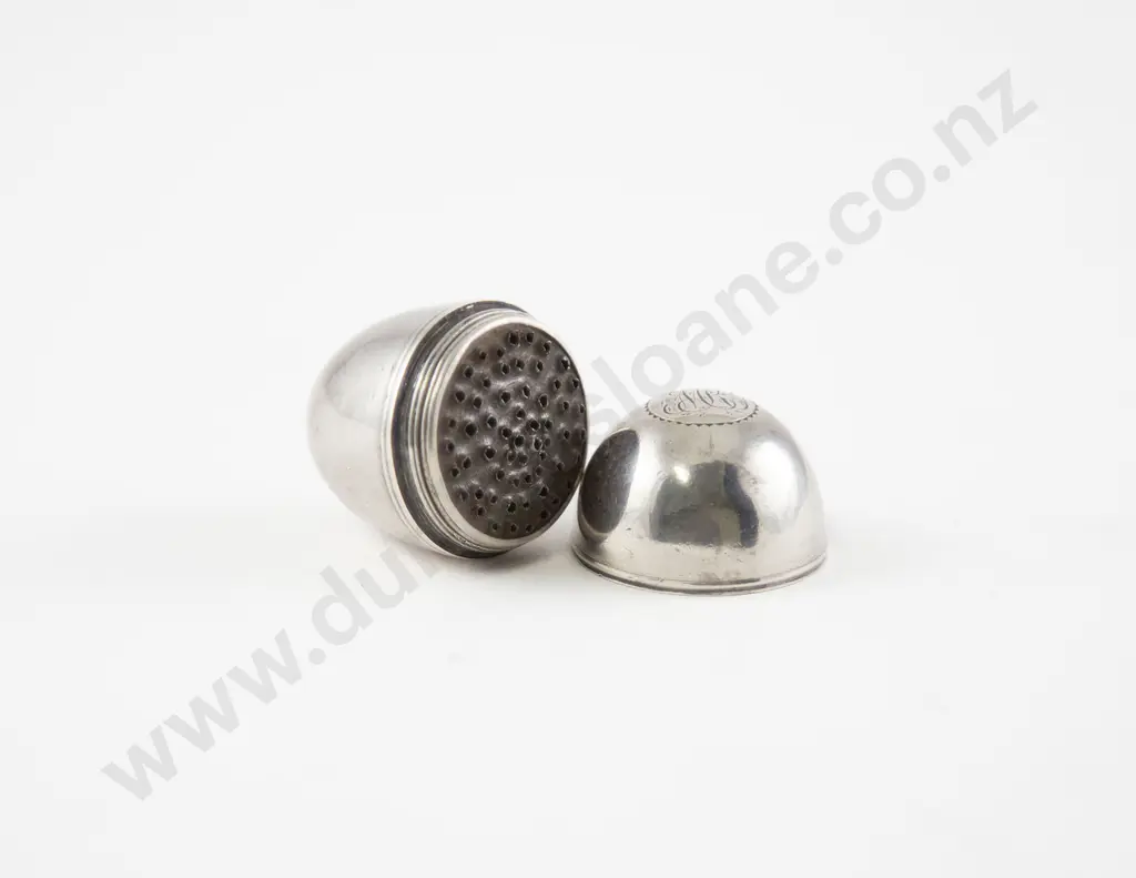 GeoIII S/S Egg Shape Nutmeg Grater Image 1++