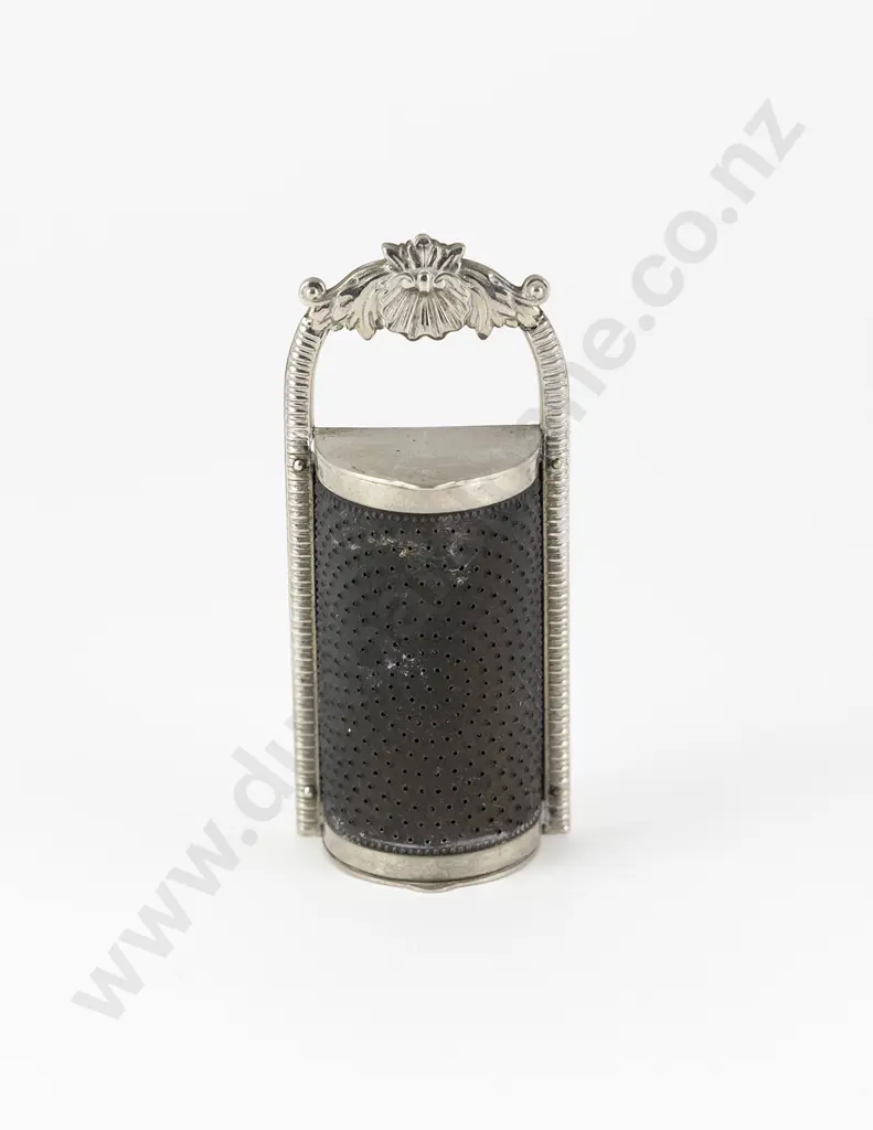 Geo IV Dubarry Patent Nutmeg Silver on Steel Nutmeg Grater Image 1++