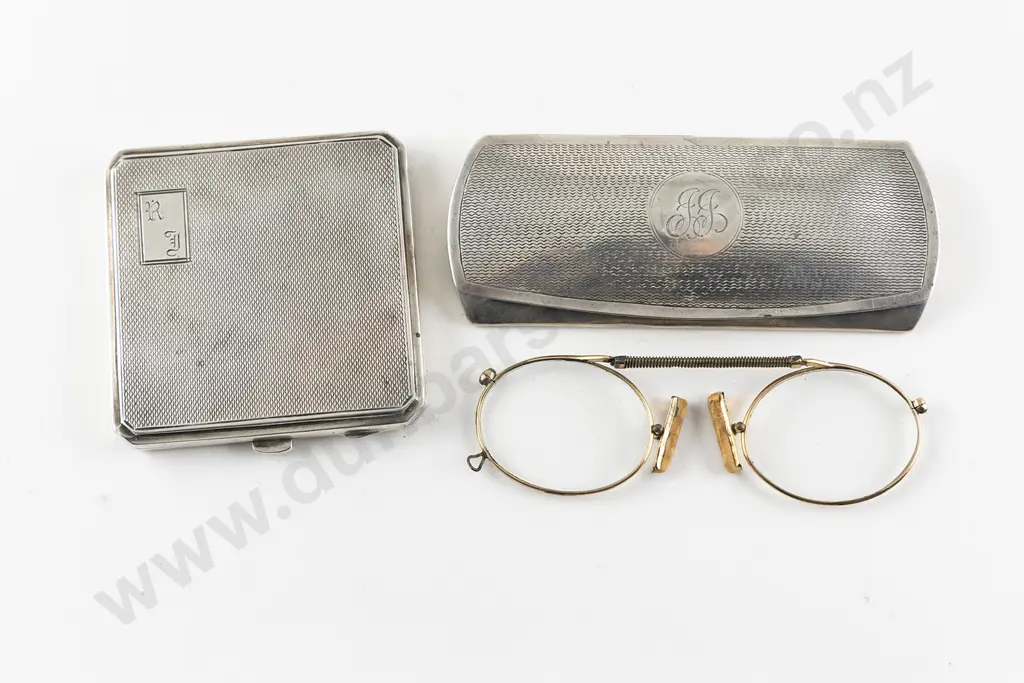 GeoIV S/S Machine Engraved Spectacle Case Image 1++