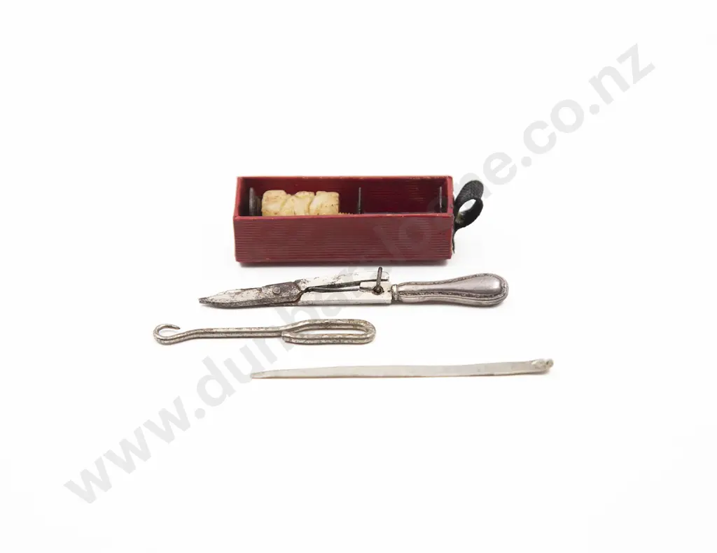C19th Red Lacquer Etui Image 1++