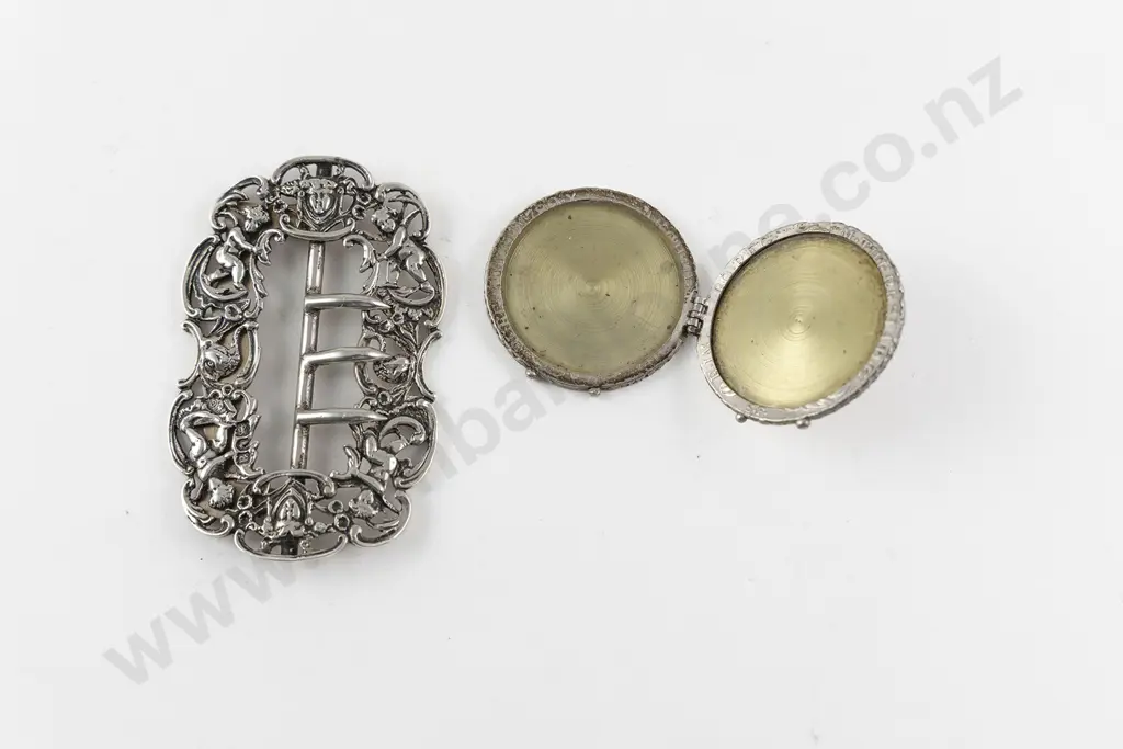 Victorian S/S Classical Repousse Buckle Image 1++