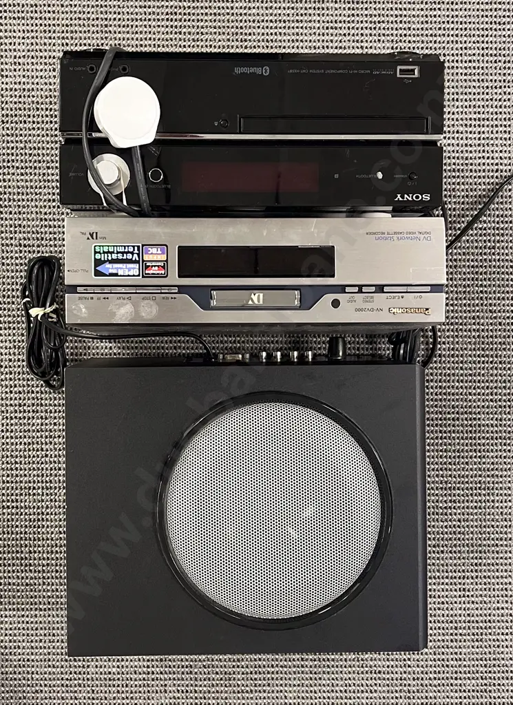 Quantity of Assorted Electronics Including Vintage Desk Calculators Image 1++