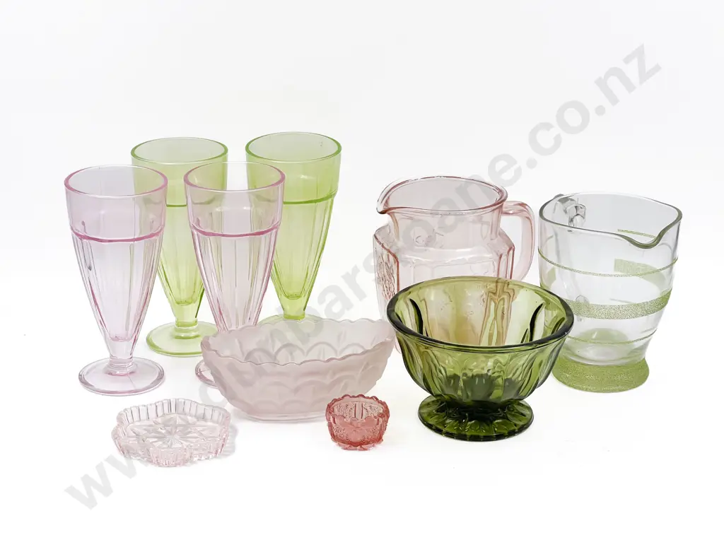 Box of Assorted Vintage Glassware Image 1++