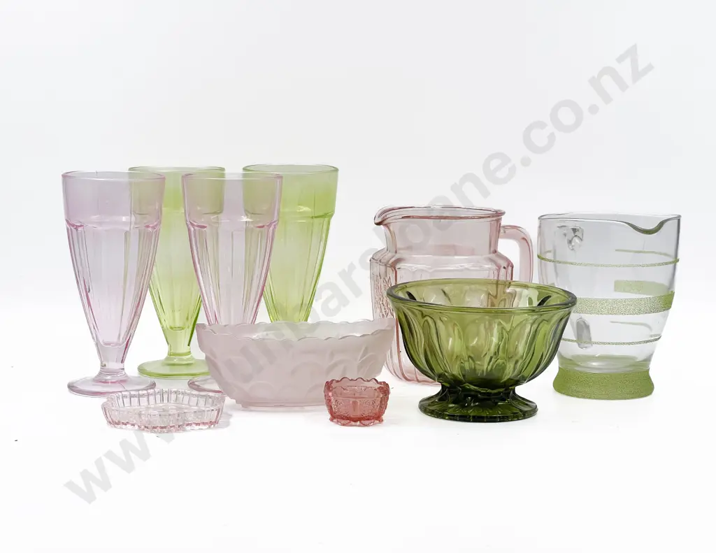 Box of Assorted Vintage Glassware Image 1++