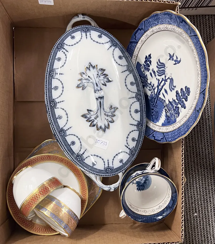 Small Quantity of Assorted Blue and White China with Other Fancy China Image 1++