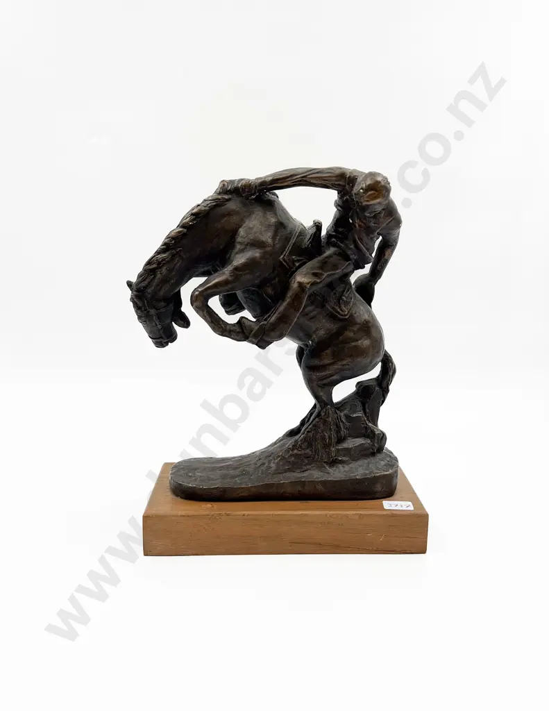 Austin Prod Horse Figure Sculpture Image 1++