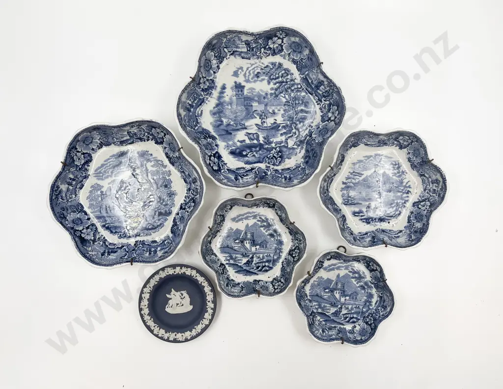 Five Blue and White Graduated Shallow Dishes Together with Boxed Wedgwood Dish Image 1++