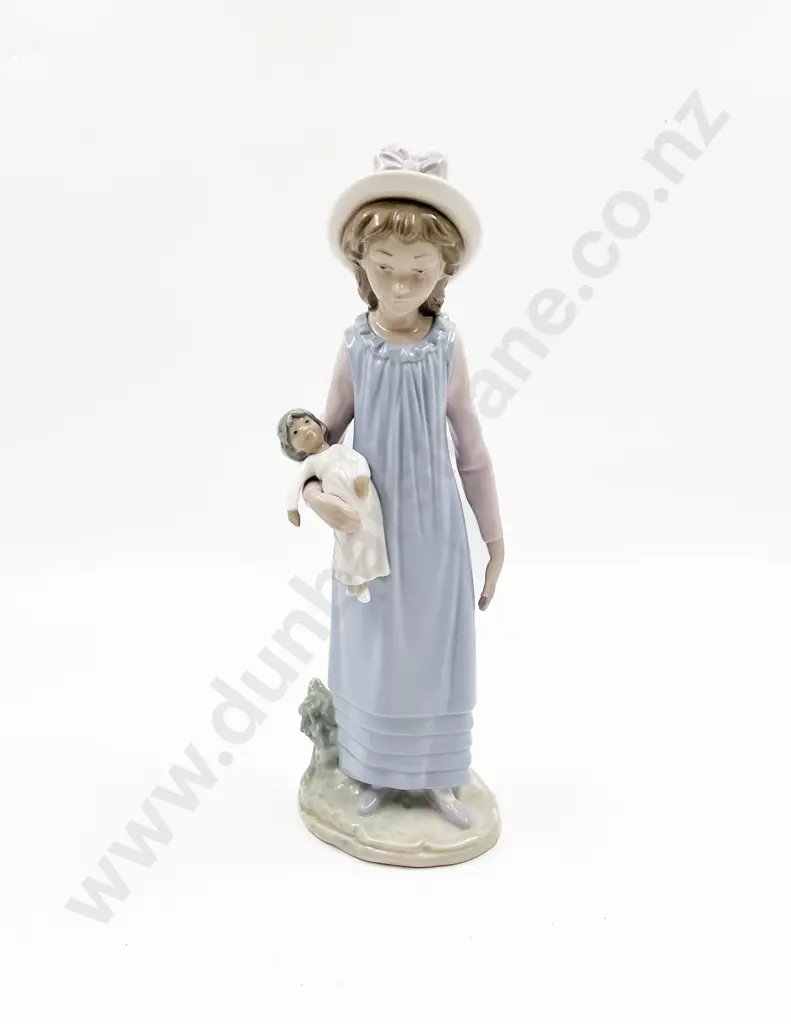 Lladro Figure of Girl with Doll Image 1++