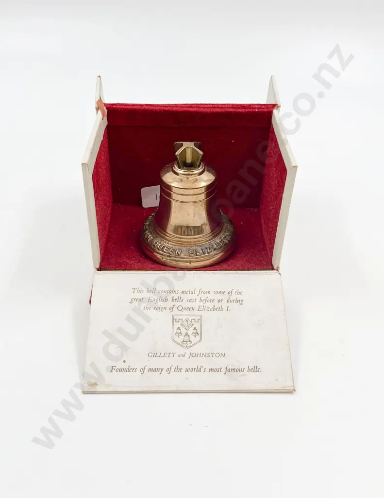 Royal Comm. Q.E. II Souvenir Bell Image 1++