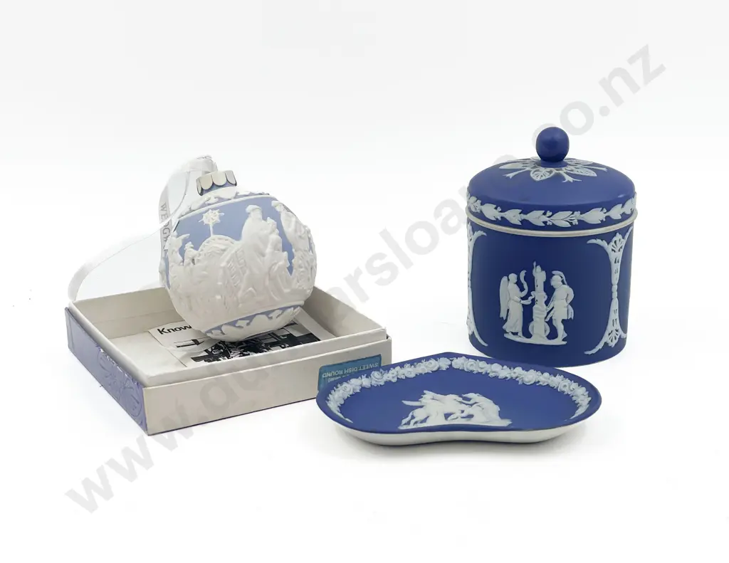 Three Pieces of Assorted Wedgwood Image 1++