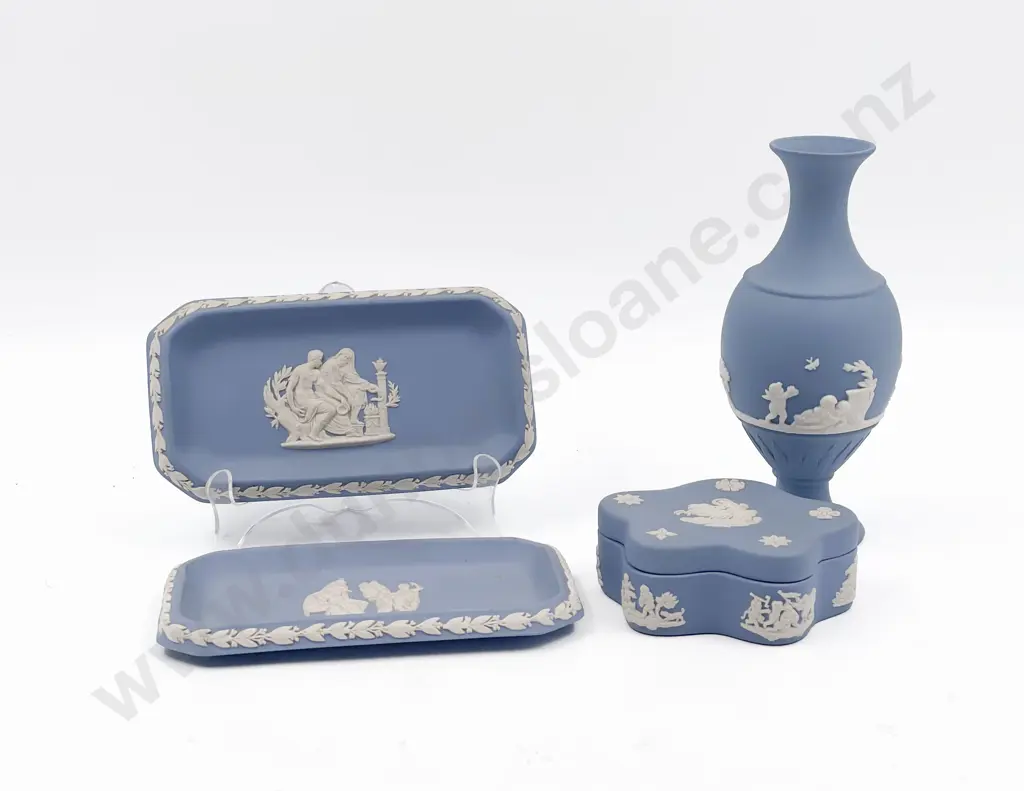Three Pieces of Assorted Wedgwood Image 1++