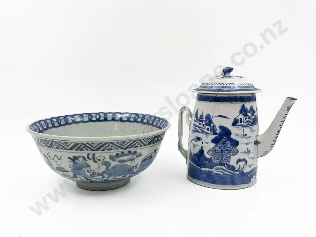 Two Pieces of Chinese Blue and White Including Teapot and Bowl Image 1++