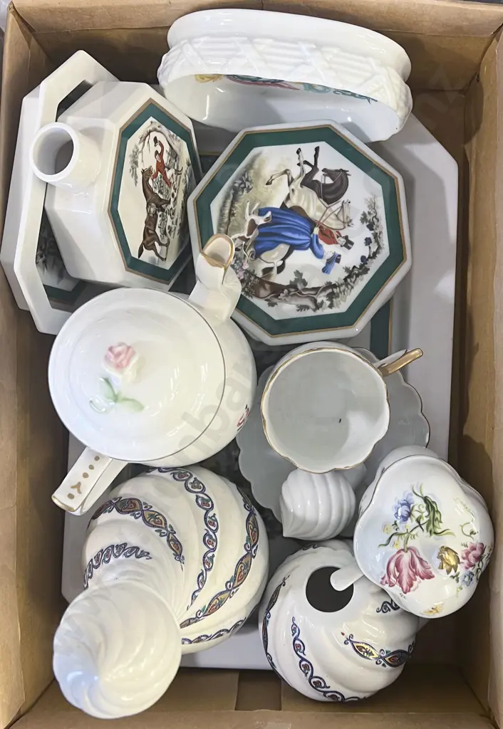 Small Box Quantity of Assorted Elizabeth Arden China Image 1++